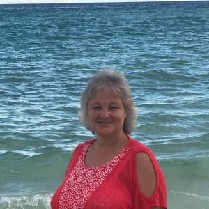 Meet your Posher, Leta